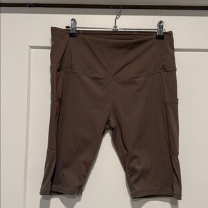 Oalka Brown Biker Shorts size large